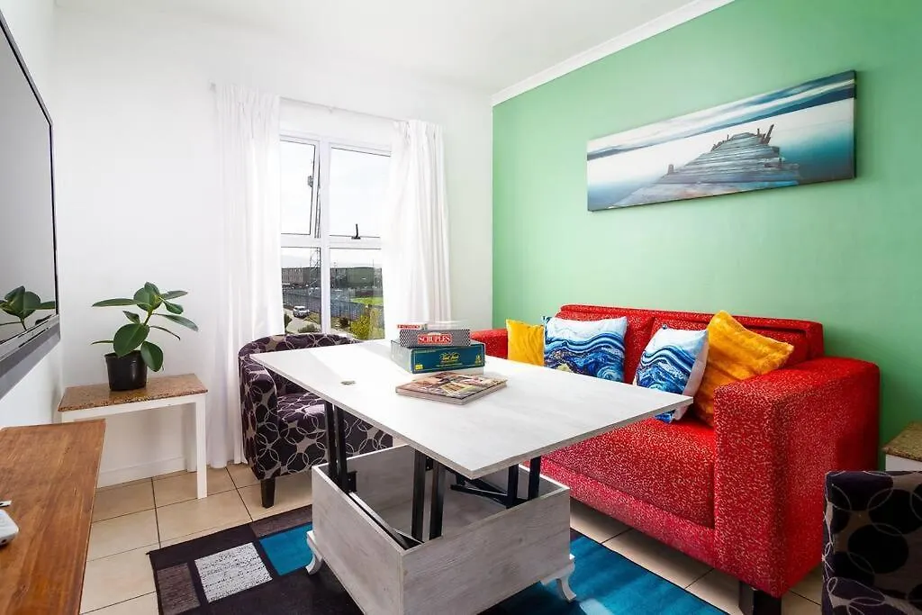 Funky 2Bed Apartment With Multipurpose Room!