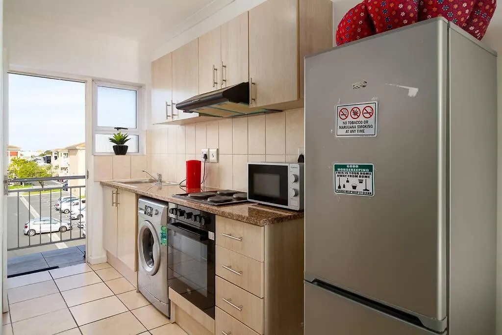 Funky 2Bed Apartment With Multipurpose Room!